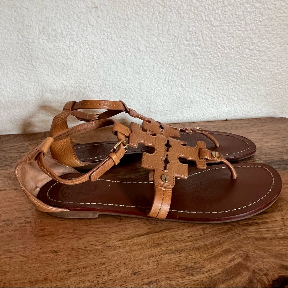 Tory Burch Phoebe Flat Thong Sandals Brown Leather Logo Size 7.5 M - Picture 2 of 9